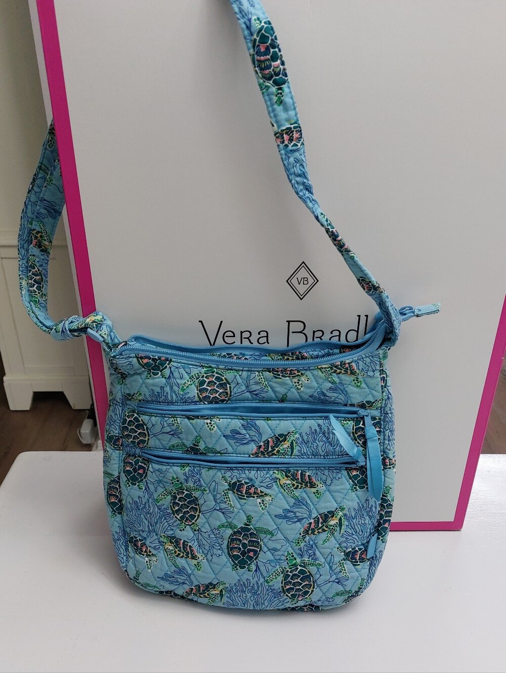 Vera Bradley Triple Zip Hipster Sea Tutles And Coral